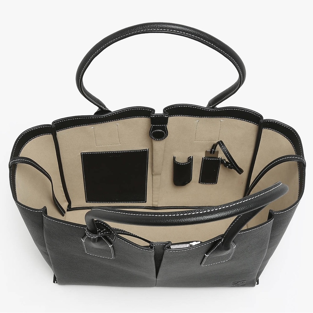 Le Tanneur Brand New Large Elena Bag. Elegant Tote Bag in Grained Leather - Picture 4 of 16